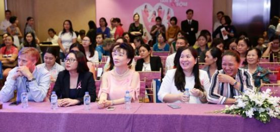 hon-500-phu-nu-tham-gia-chien-dich-yeu-vong-1-chon-tam-soat-som-quang-canh-1-1508676927-width640height426