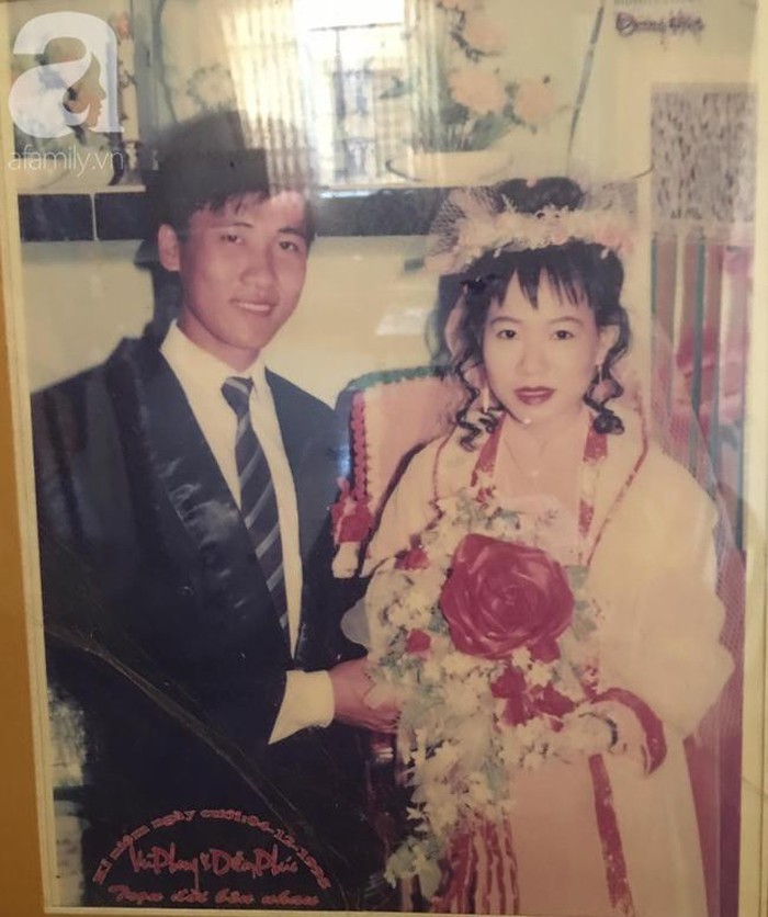 Ảnh cưới của bố mẹ Mỵ Đình.